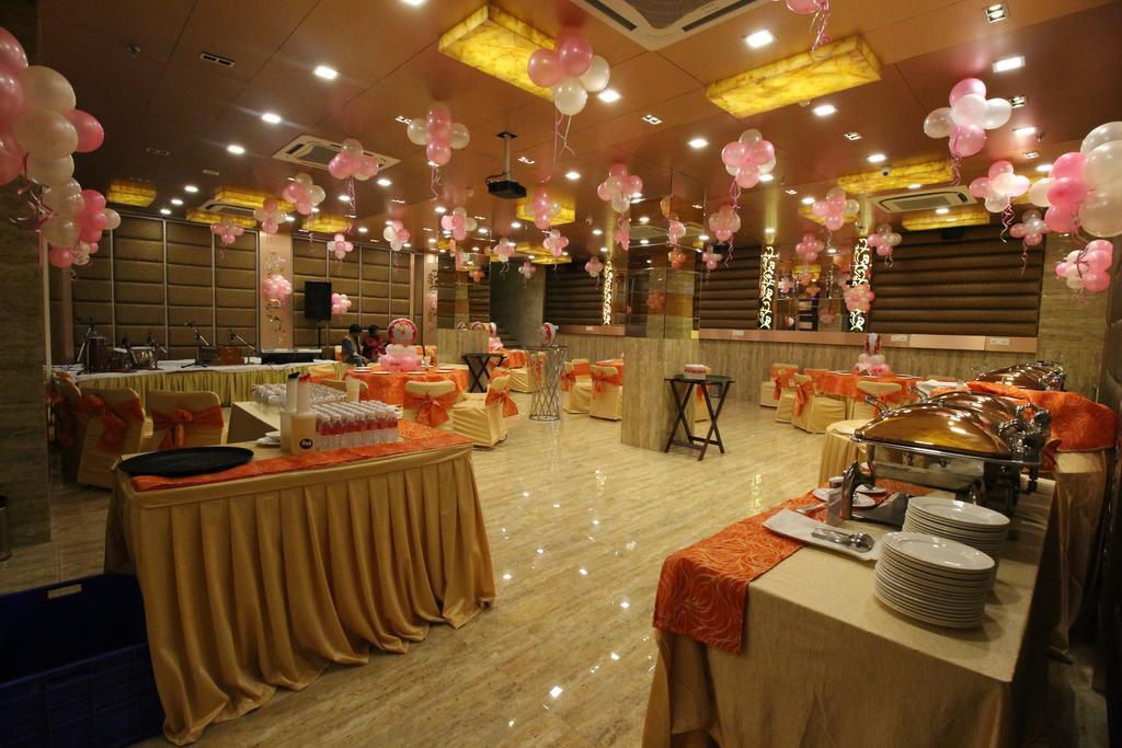 โรงแรมโกลเดน แกรนด์ เดลี ภายนอก รูปภาพ