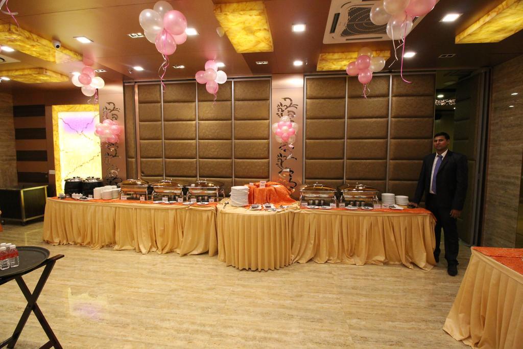 โรงแรมโกลเดน แกรนด์ เดลี ภายนอก รูปภาพ